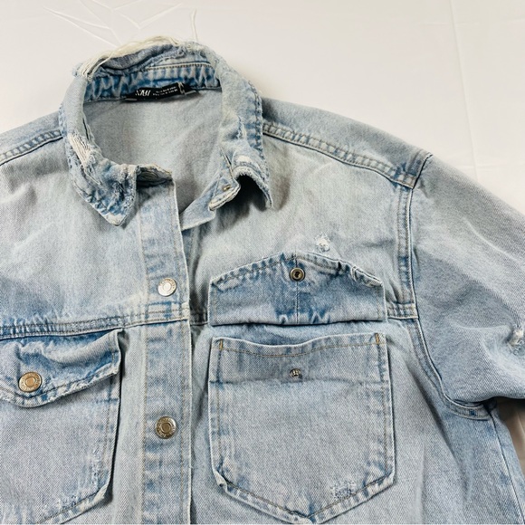 Zara - Oversized Light Wash Long Sleeve Distressed Denim Jean Jacket size:M - Picture 13 of 16